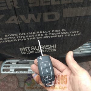 Làm chìa khóa gập xe Mitsubishi Triton đẹp bền bảo hành 18 tháng